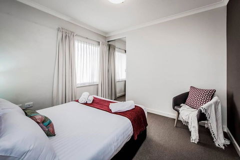 Two Bedder With Parking Close To Perth City Centre - e-Seniors 3