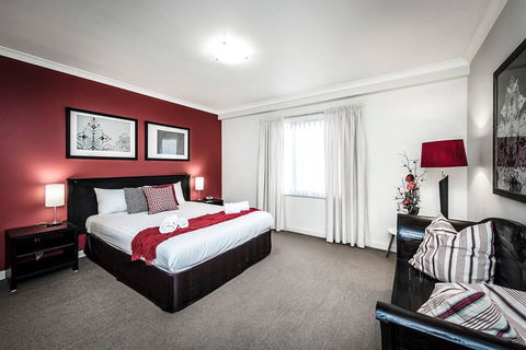 Two Bedder With Parking Close To Perth City Centre - e-Seniors 2