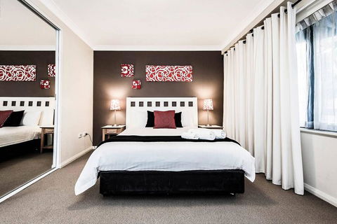 Two Bedroom Apt Next To Perth CBD With Parking. - e-Seniors 0