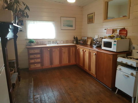 Twomey's Cottage - e-Seniors 3