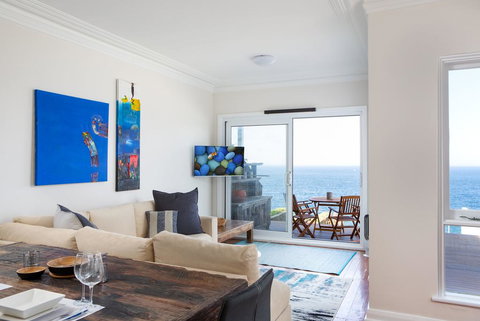 Unbelievable Clifftop Townhouse With Ocean Views - e-Seniors 1