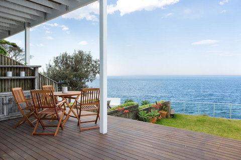 Unbelievable Clifftop Townhouse With Ocean Views - e-Seniors 0