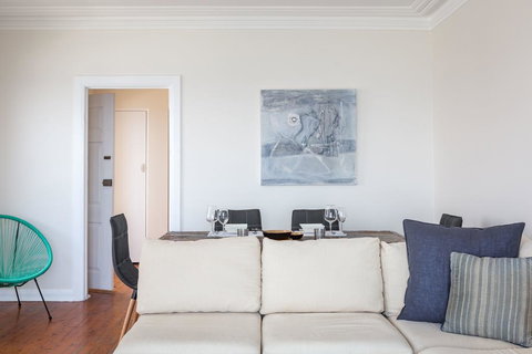 Unbelievable Clifftop Townhouse With Ocean Views - e-Seniors 3