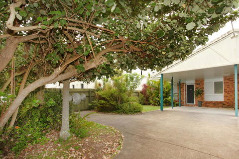 Unit 1/14 Tamarindus Street Marcoola Beach, Pet Friendly, 300 BOND, Linen Supplied - e-Seniors 1