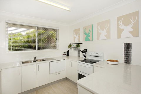 Unit 1/14 Tamarindus Street Marcoola Beach, Pet Friendly, 300 BOND, Linen Supplied - e-Seniors 3