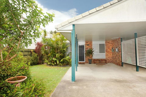Unit 1/14 Tamarindus Street Marcoola Beach, Pet Friendly, 300 BOND, Linen Supplied - e-Seniors 2