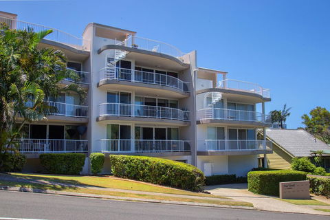 Unit 2 Point Break Apartments, 1-3 Point Arkwright, Linen Incl - e-Seniors 1