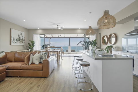 UNIT 35 Whitsundays - e-Seniors 0