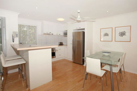 Unit 4, Marcoola Sands, 47 Petrie Avenue Marcoola, 300 BOND, LINEN SUPPLIED - e-Seniors 3