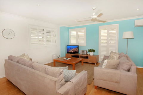 Unit 4, Marcoola Sands, 47 Petrie Avenue Marcoola, 300 BOND, LINEN SUPPLIED - e-Seniors 0