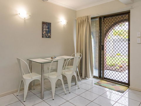 Upstairs And Downstairs - 81 Denman Camp Rd - e-Seniors 2