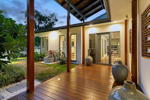 Veldree Palm Cove Rainforest Views,Privacy,Close To The Beach And Restaurants - e-Seniors 1