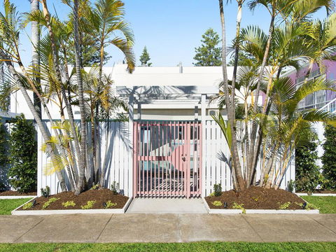 Ventura Beach Motel - 1 Bedroom Unit 8 - e-Seniors 3