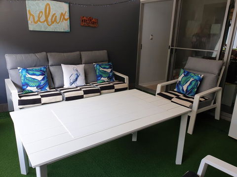 Venetian Canal Apartment-Close To Beaches And Marina - e-Seniors 3