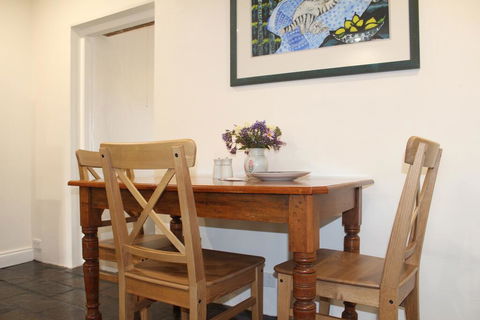 Victoria Cottage - e-Seniors 1