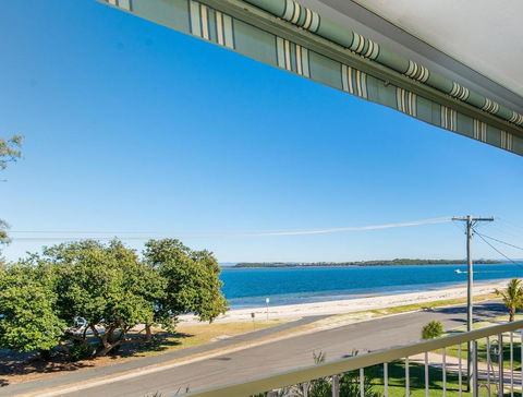 VIEWS VIEWS VIEWS! Front Top Floor Waterfront Unit - Chnook Apartments South Esp, Bongaree - e-Seniors 0