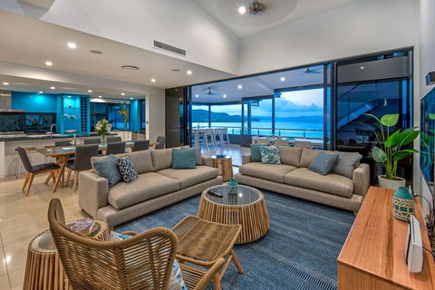 Villa 16 The Edge On Hamilton Island - e-Seniors 2
