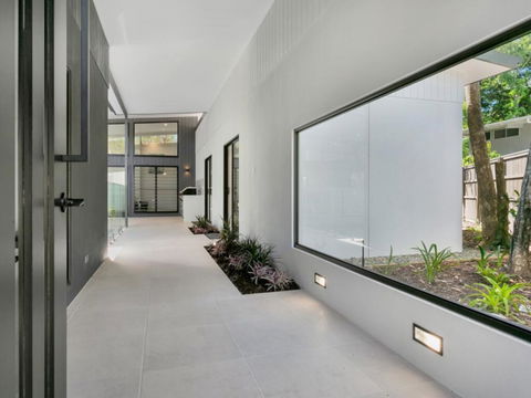 Villa Tiino - Clifton Beach - e-Seniors 3