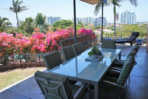 Villa With Views & Pool - e-Seniors 2