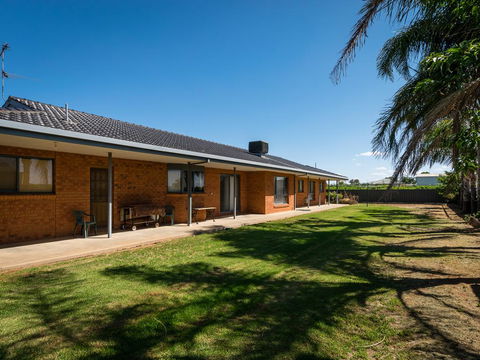 Vineyard Retreat Mildura - e-Seniors 2