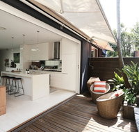 Walk to beach from this Stylish Bronte Oasis w AC wifi and free parking - e-Seniors