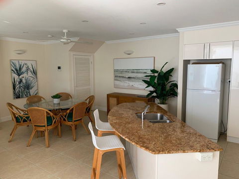 Walk To The Ocean In Five Minutes - e-Seniors 2