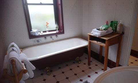 Walnut Cottage - e-Seniors 3