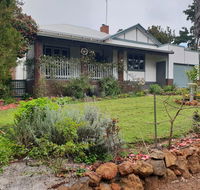 Walnut Cottage - 2 bedroom pet friendly country cottage - e-Seniors