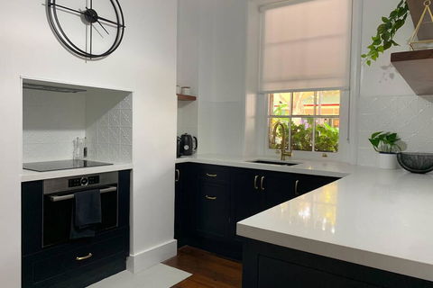 Warders Cottage: Iconic Cottage In The Heart Of Freo - e-Seniors 3