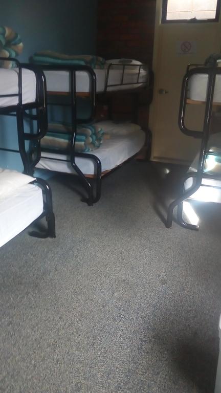 Warrnambool Beach Backpackers - e-Seniors 3