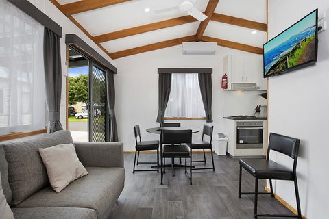 Warrnambool Holiday Village - e-Seniors 0