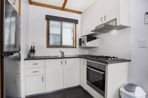 Warrnambool Holiday Village - e-Seniors 3