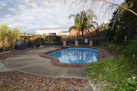 Warwick Motor Inn - e-Seniors 1