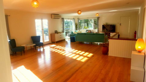 Wategos Surf Shack - e-Seniors 1