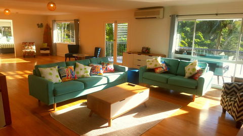 Wategos Surf Shack - e-Seniors 0