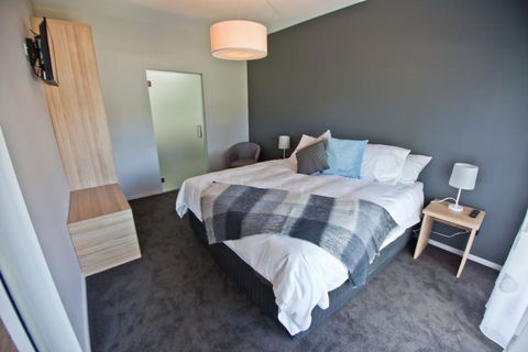 Waterfront Apartments - e-Seniors 3