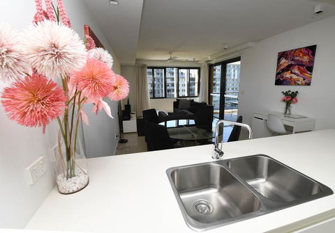WATERFRONT DARWIN TROPICAL DELIGHT - e-Seniors 0