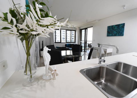 WATERFRONT DARWIN TROPICAL GEM - e-Seniors 0