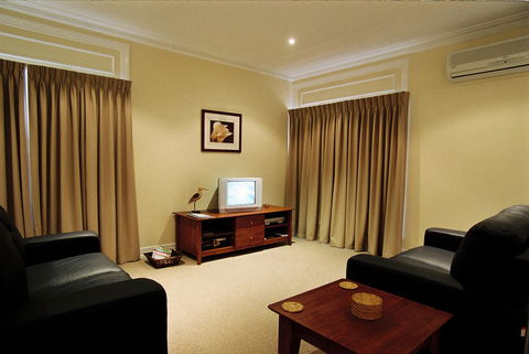 Waverley House Cottages - e-Seniors 1