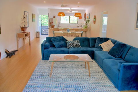 Wayfarer Apartment, In The Heart Of Port Douglas - e-Seniors 2