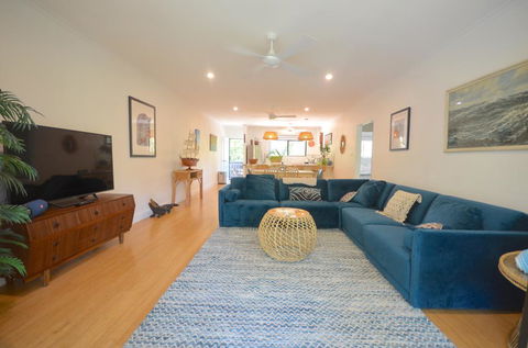 Wayfarer Apartment, In The Heart Of Port Douglas - e-Seniors 0