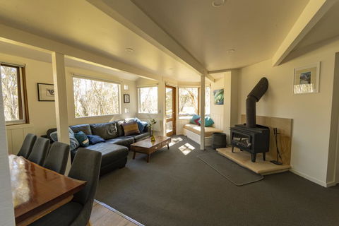 Wedgetail - e-Seniors 1