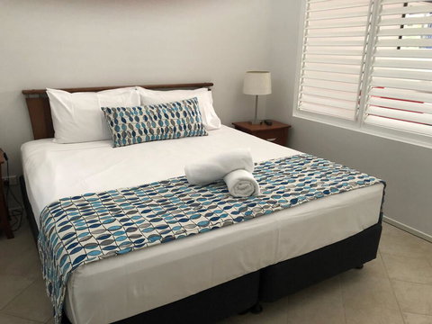 Welcome To The Centre Of Paradise - e-Seniors 1