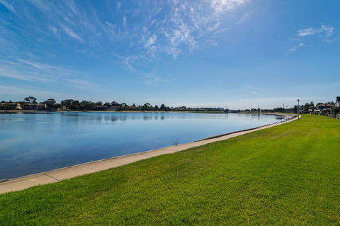 West Lakes Townhouse - e-Seniors 3