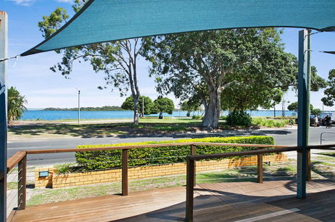 Wheelchair Friendly With Water Views - Welsby Pde, Bongaree - e-Seniors 3