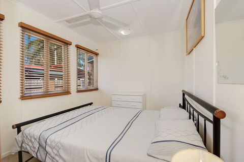 Wheelchair Friendly With Water Views - Welsby Pde, Bongaree - e-Seniors 1