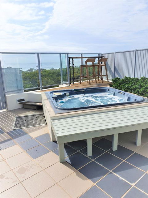 White Shells Luxury Apartments - e-Seniors 3