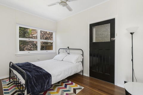 Whitecaps, 26 East Street - e-Seniors 2