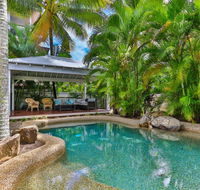 Whitehouse - Palm Cove - e-Seniors