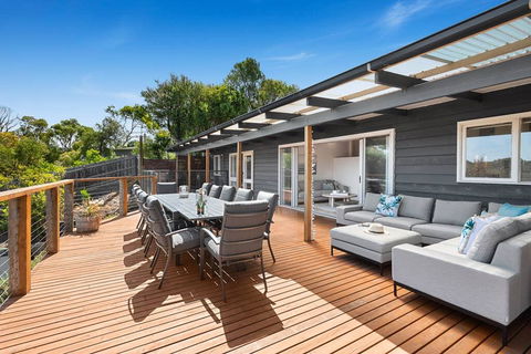 Willowdene With Pool, Spa, Tennis Court And Fireplace - e-Seniors 3